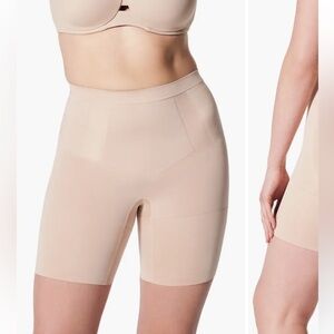 *NWT* SPANX OnCore Mid thigh shorts